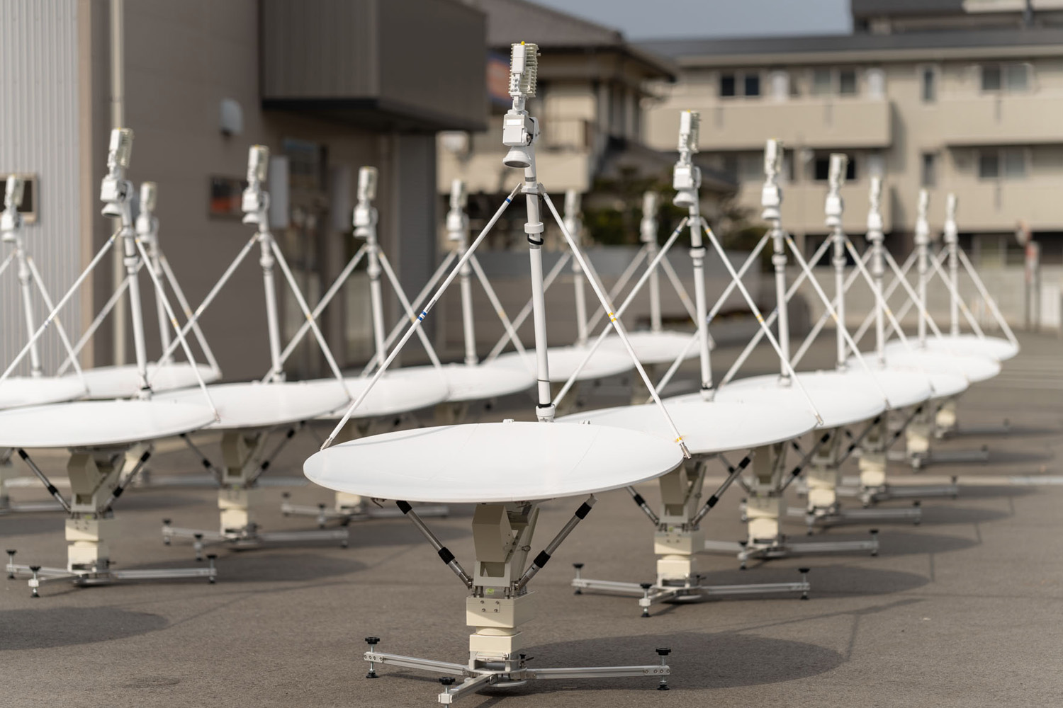 衛星通信アンテナ用雲台